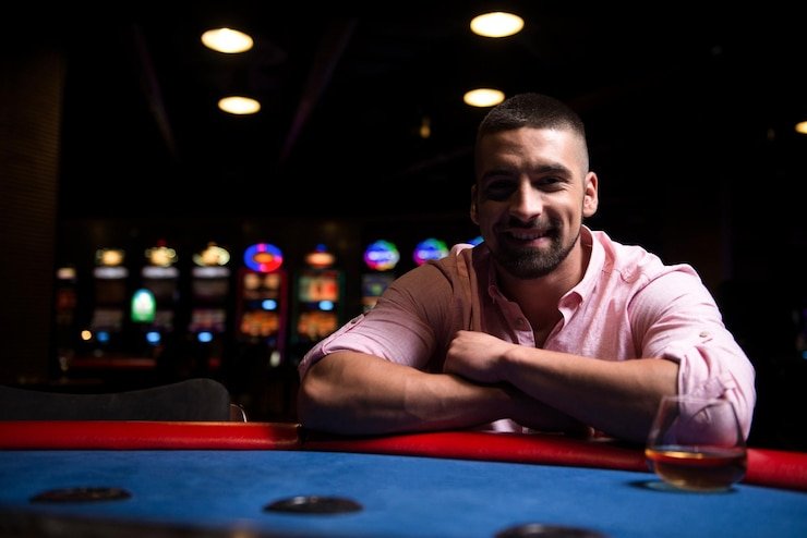 pintarbola live dealer table displayed on mobile phone screen